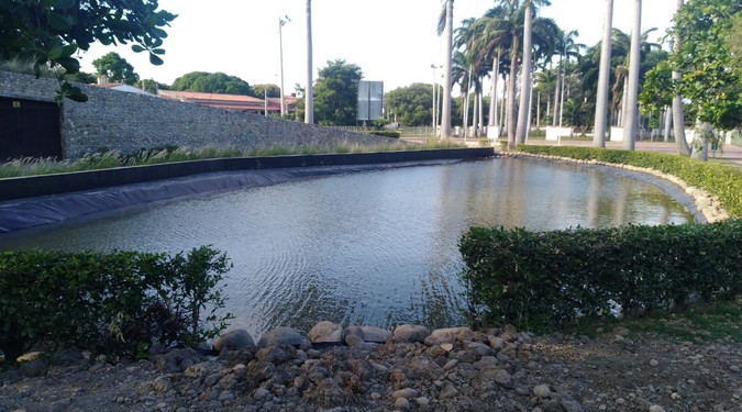 2. CANAL Y LAGO PARQUE GRANCOLOMBIANO 6.JPG